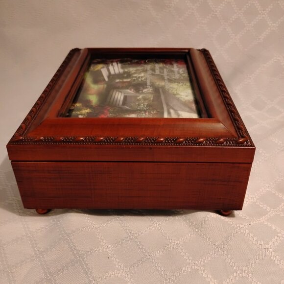 Special World Garden Gazebo Photo/Music Jewelry Box - Picture 6 of 10